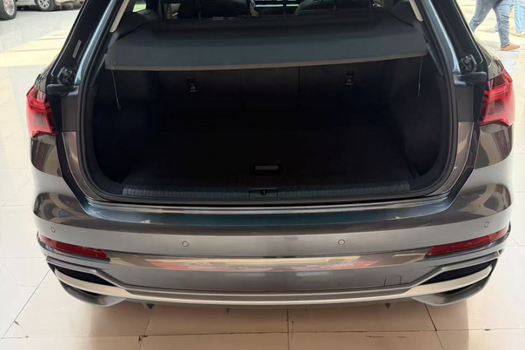 Audi Q3 2020 car image #6
