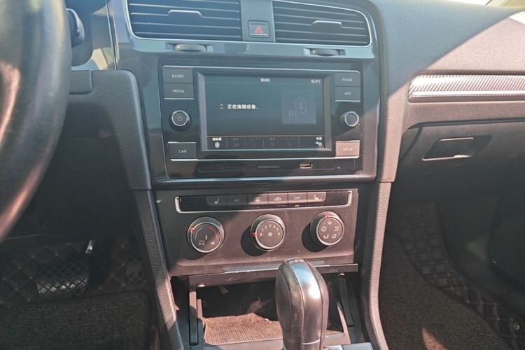 Volkswagen Golf 2018 image de voiture #17