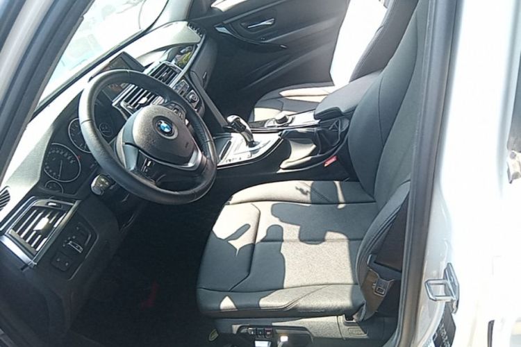 BMW 3 Series 2017 #22 BMW 3 Series 2017 immagine di auto #22