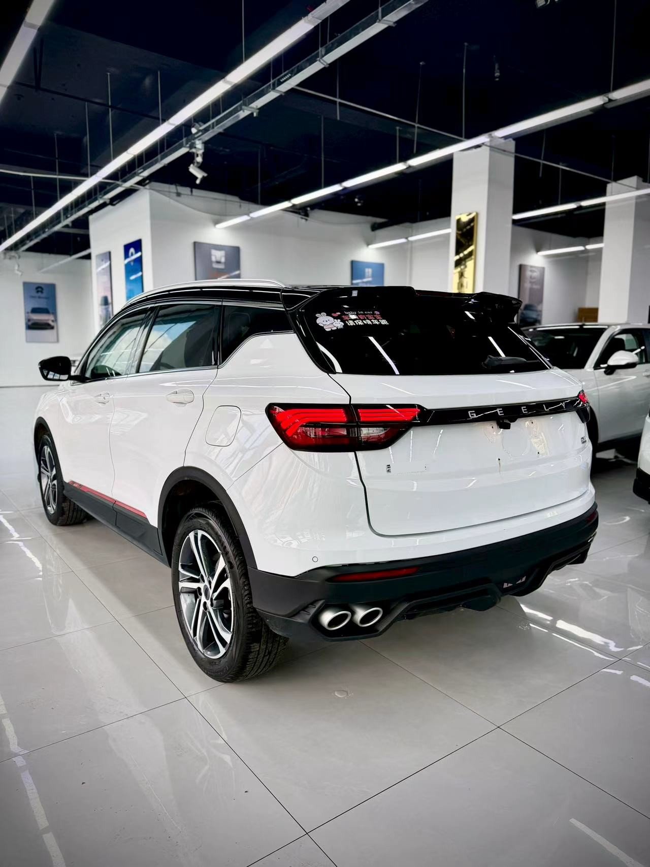 GEELY Coolray 2022 imagen de coche #4