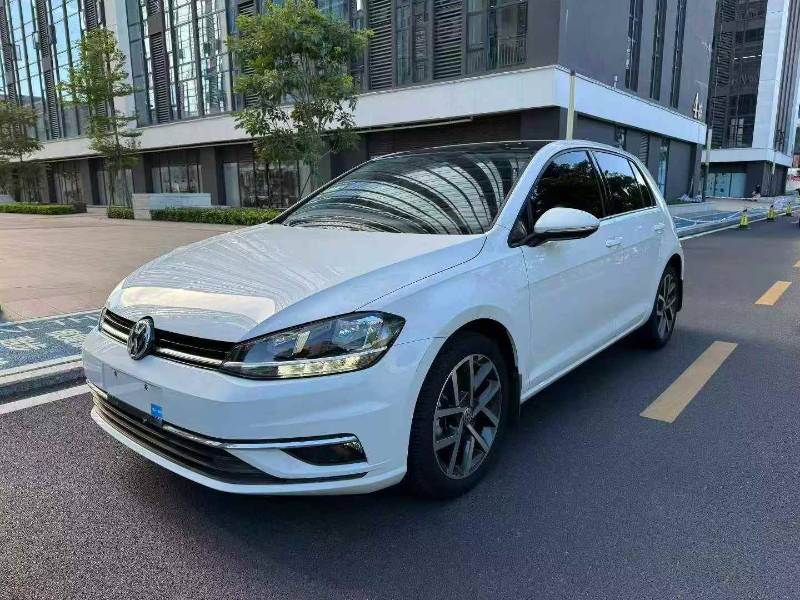 Volkswagen Golf 2020 car image #2