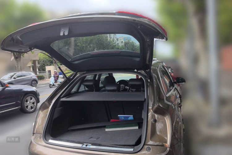 Audi Q3 2015 car image #21