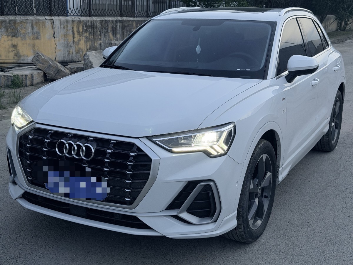 Audi Q3 2022 Audi Q3 2022 car image