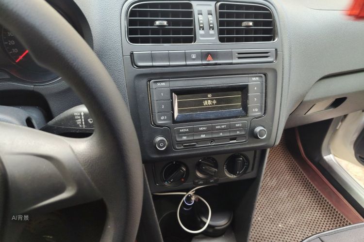 Volkswagen Polo 2016 car image #15