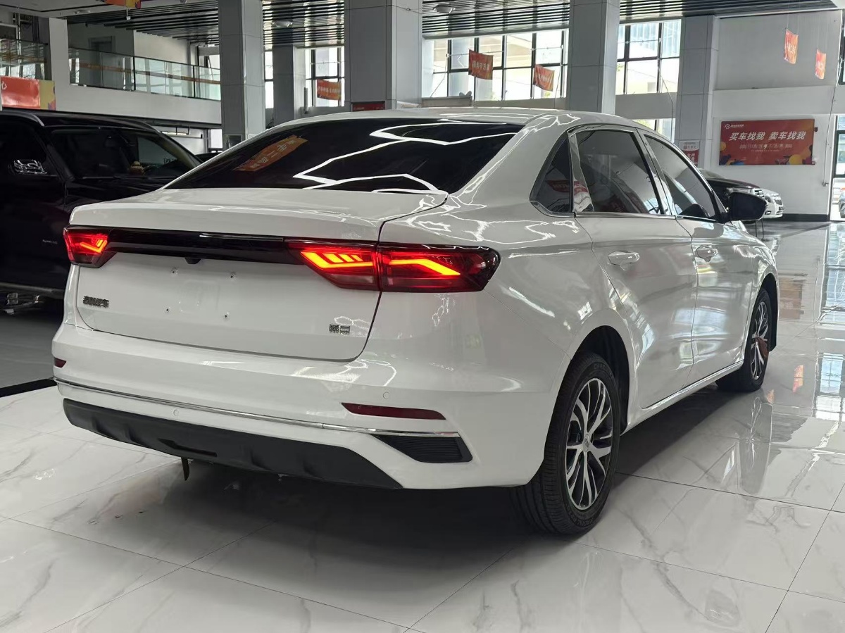 GEELY Emgrand 2025 #4 GEELY Emgrand 2025 car image #4