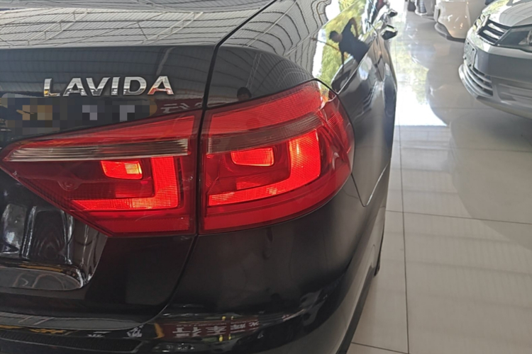 Volkswagen Lavida 2016 car image #8