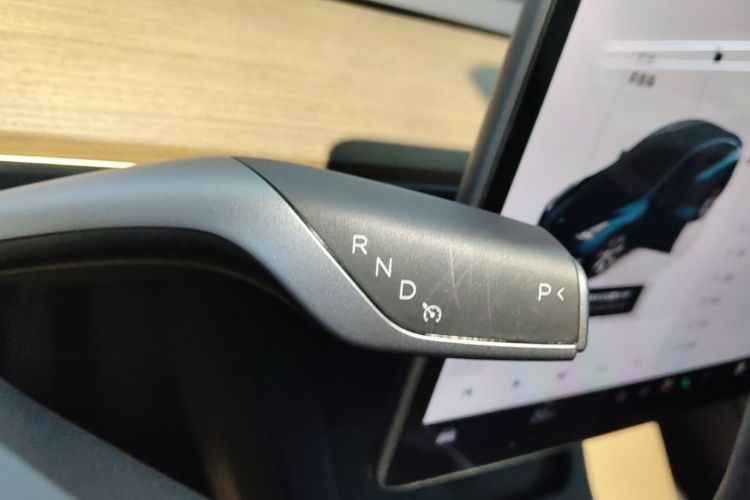 Tesla Model Y 2022 car image #15
