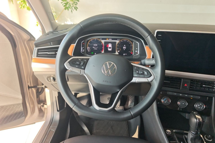 Volkswagen Bora 2023 car image #11