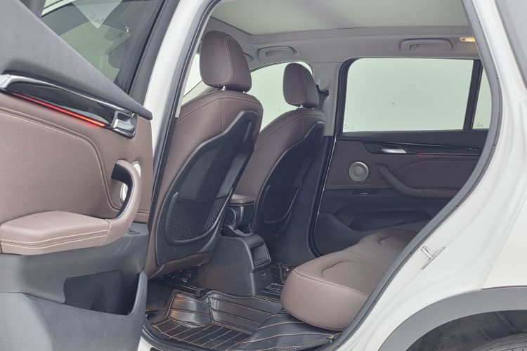BMW X1 2022 car image #13