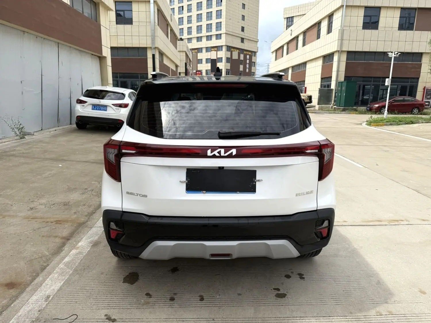 Kia Seltos 2024 car image #7