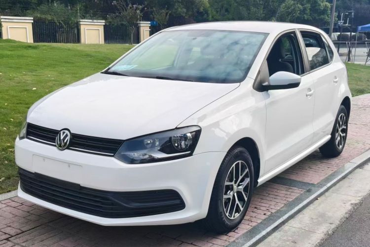 Volkswagen Polo 2017 car image #2
