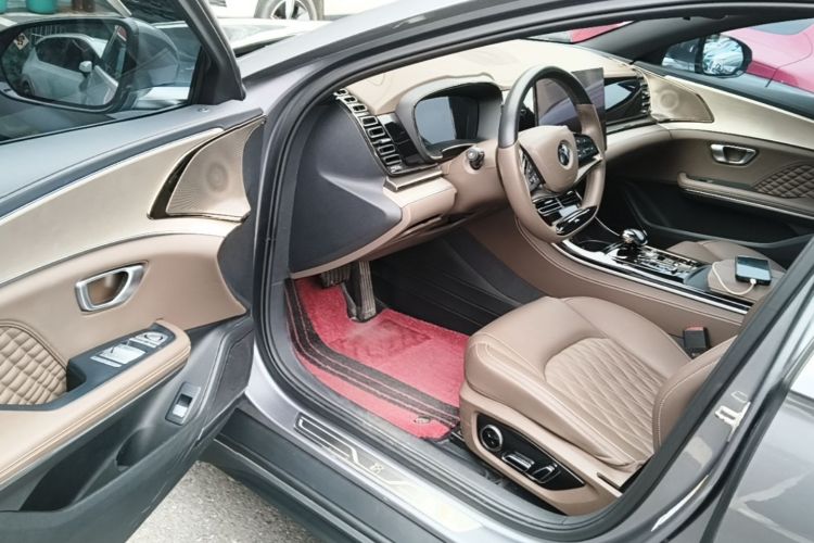 BYD Han 2023 car image #12