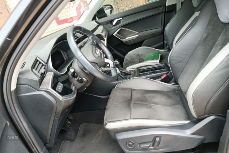 Audi Q3 2021 car image #17