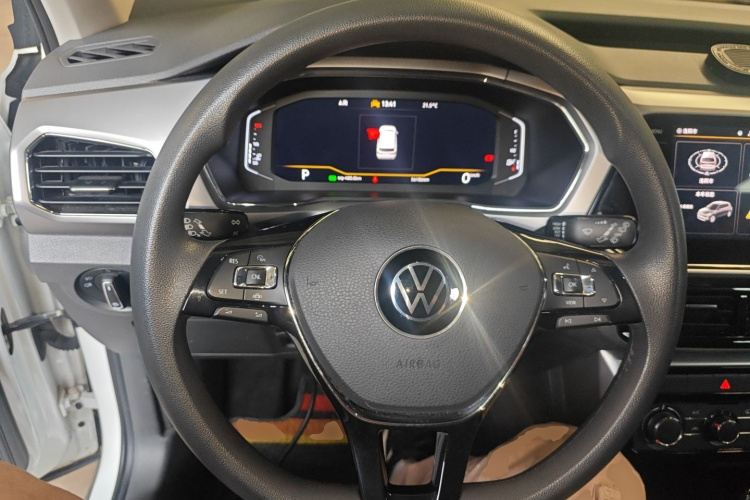 Volkswagen T-Cross 2023 car image #21