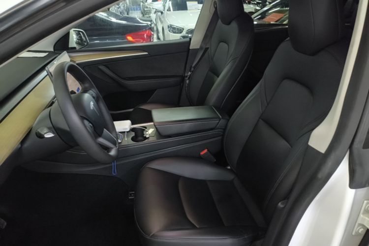Tesla Model Y 2022 car image #15