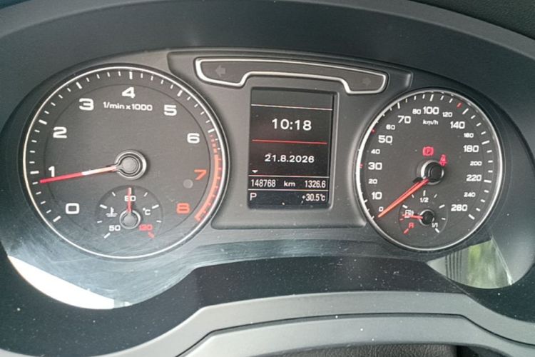 Audi Q3 2015 immagine di auto #12