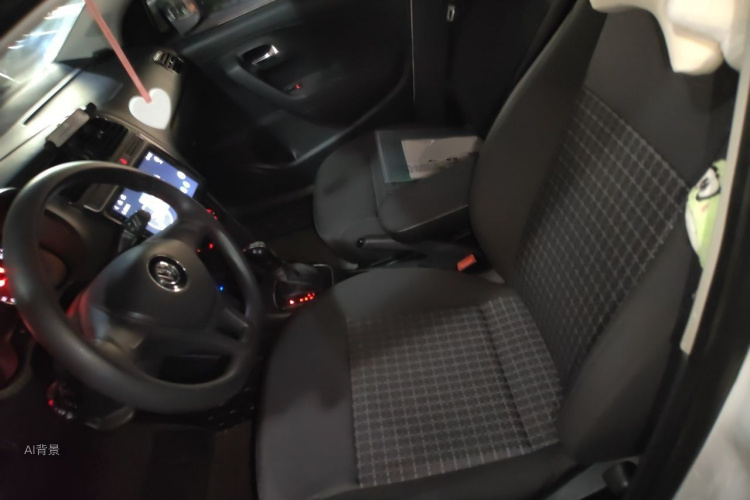 Volkswagen Polo 2015 car image #17