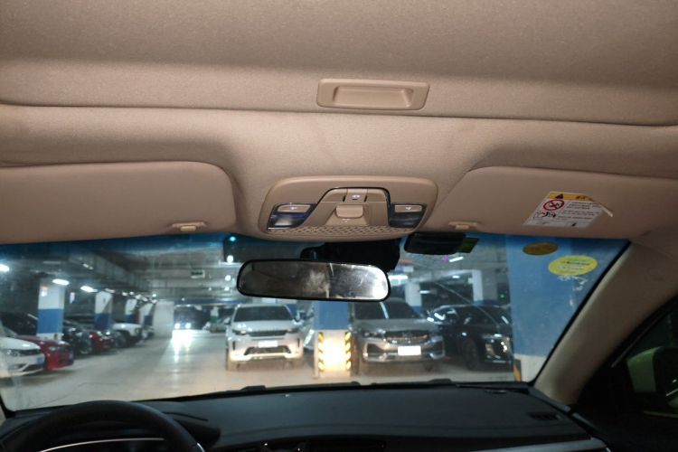 GEELY Emgrand 2018 car image #16