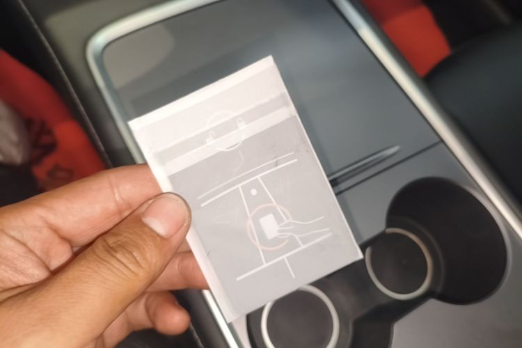 Tesla Model Y 2023 car image #9