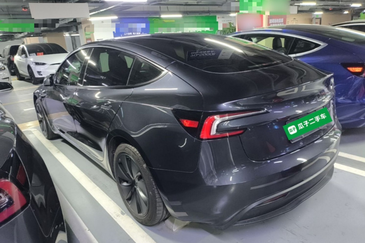 Tesla Model 3 2025 car image #5
