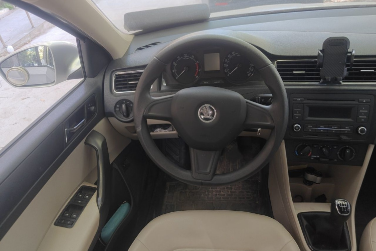 Skoda Rapid 2017 #15 Skoda Rapid 2017 image de voiture #15
