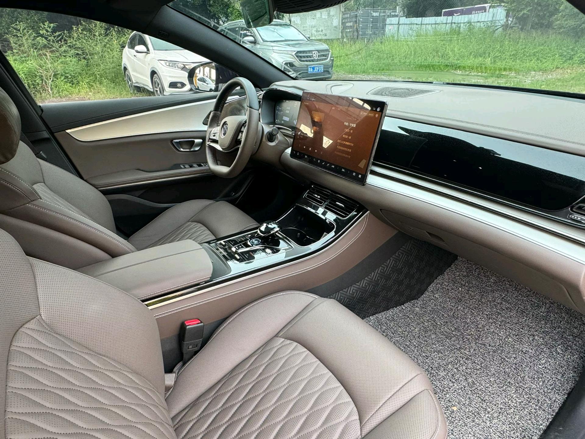 BYD Han 2025 car image #5