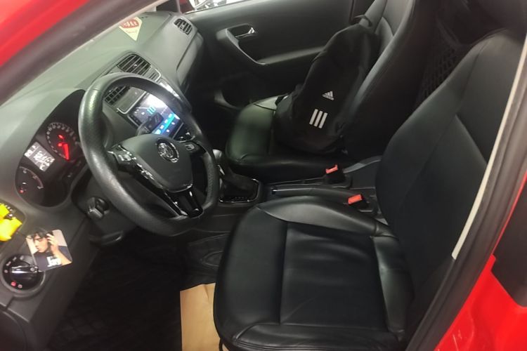 Volkswagen Polo 2017 car image #17