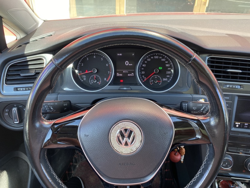 Volkswagen Golf 2017 car image #6