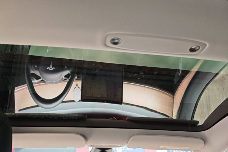 Tesla Model 3 2023 car image #18