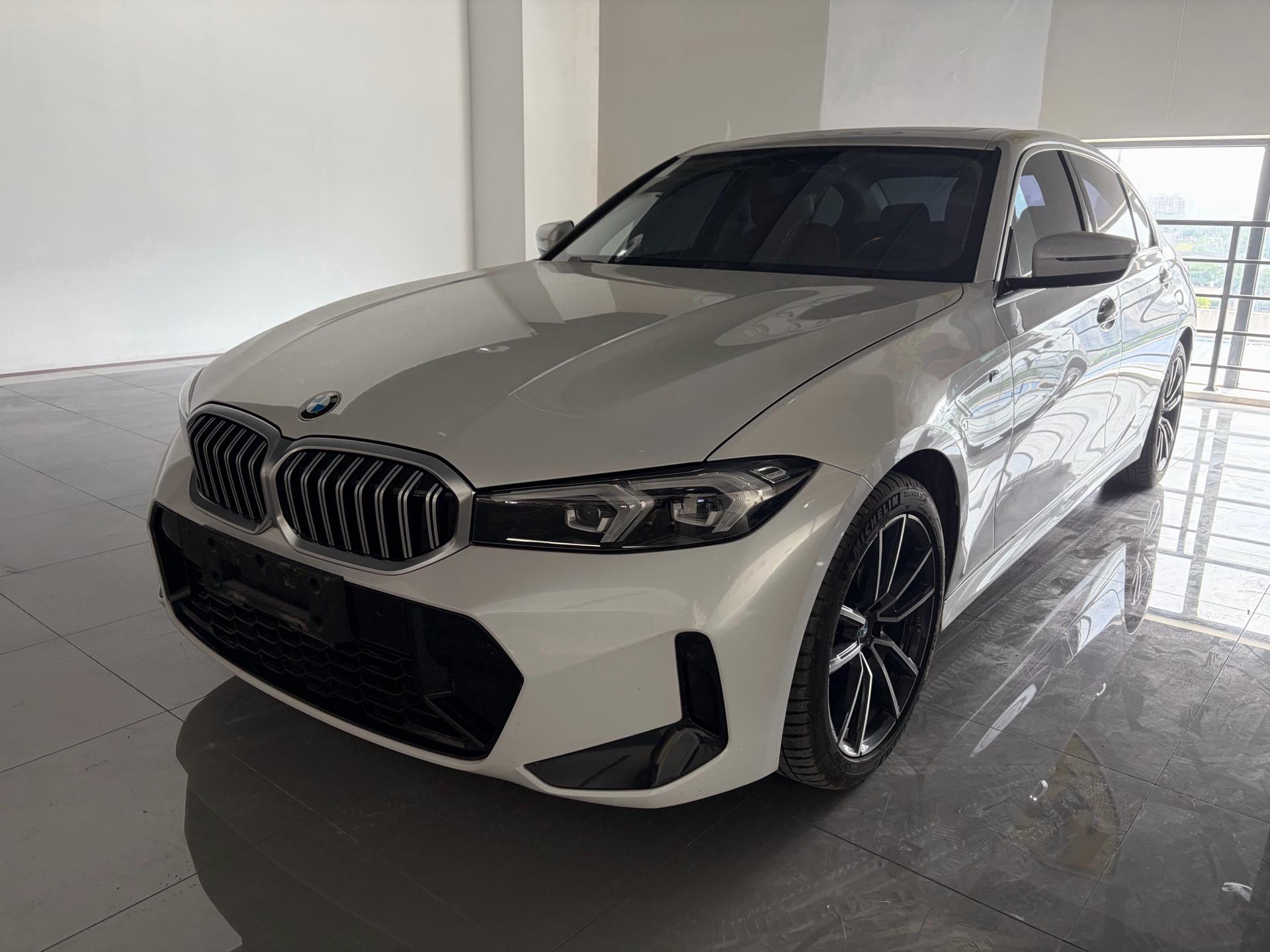 BMW 3 Series 2023 car image 