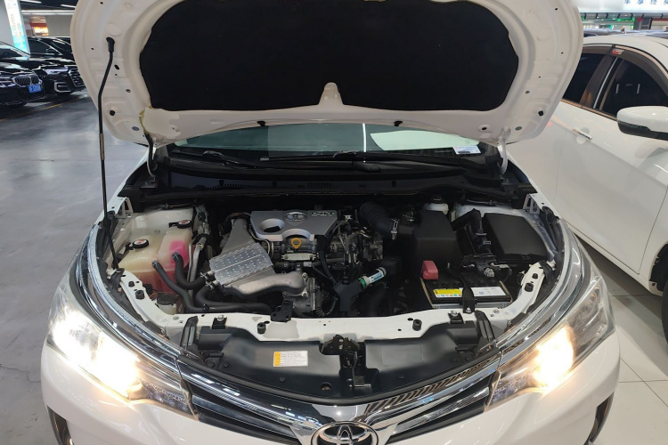 Toyota Corolla 2017 immagine di auto #20