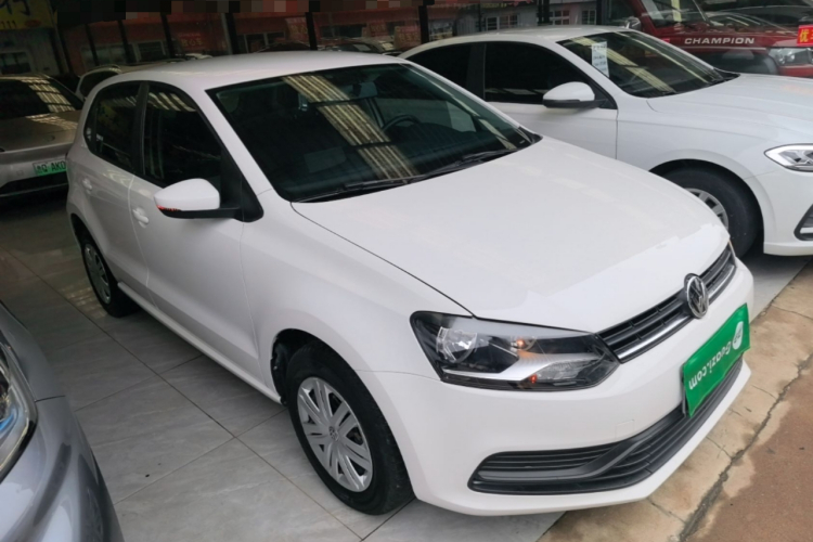 Volkswagen Polo 2017 car image #6