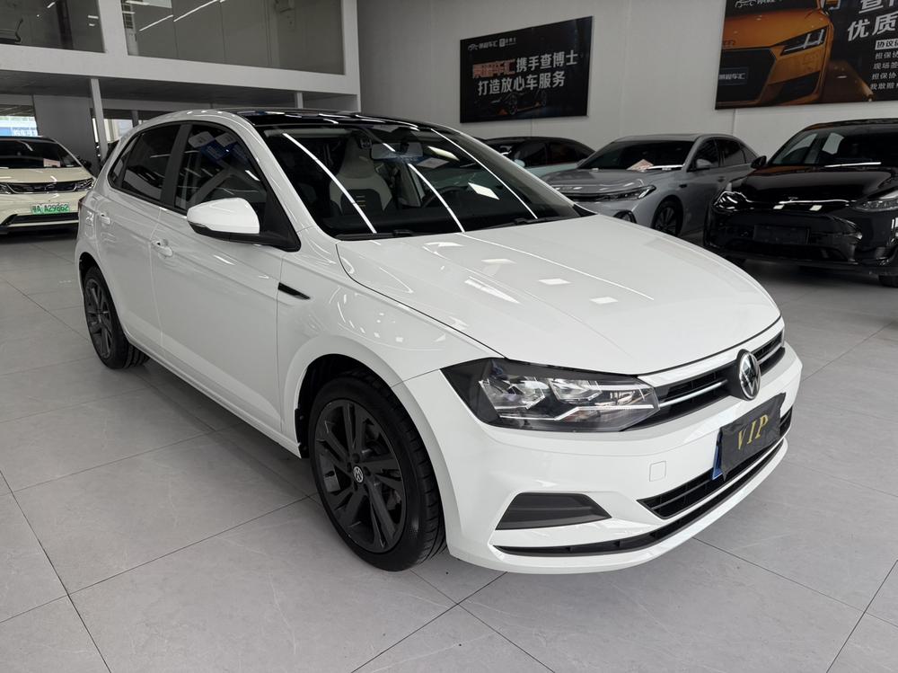 Volkswagen Polo 2023 car image #3