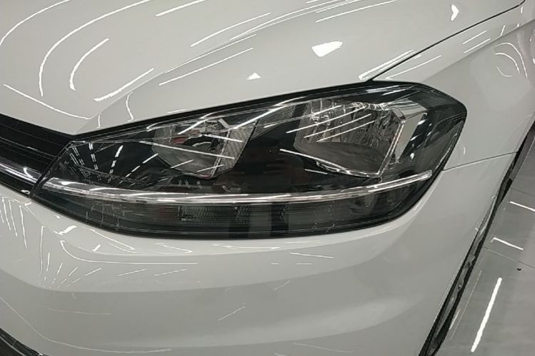 Volkswagen Golf 2019 car image #23