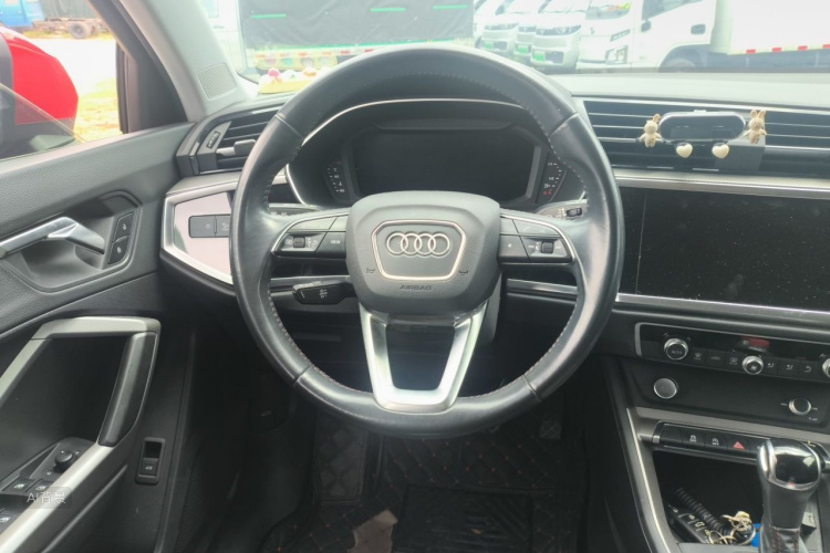 Audi Q3 2020 #12 Audi Q3 2020 car image #12
