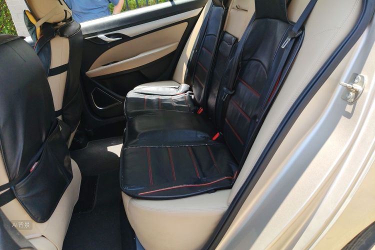 GEELY Emgrand 2019 car image #19