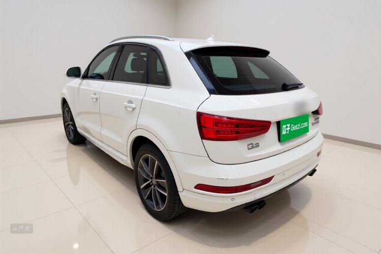 Audi Q3 2018 car image #5