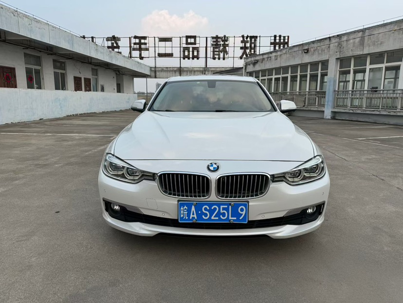 BMW 3 Series 2019 #2 BMW 3 Series 2019 car image #2
