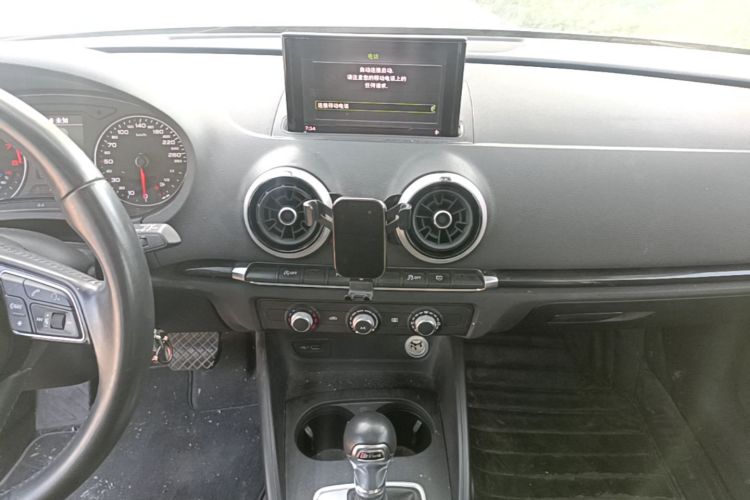 Audi A3 2019 car image #13
