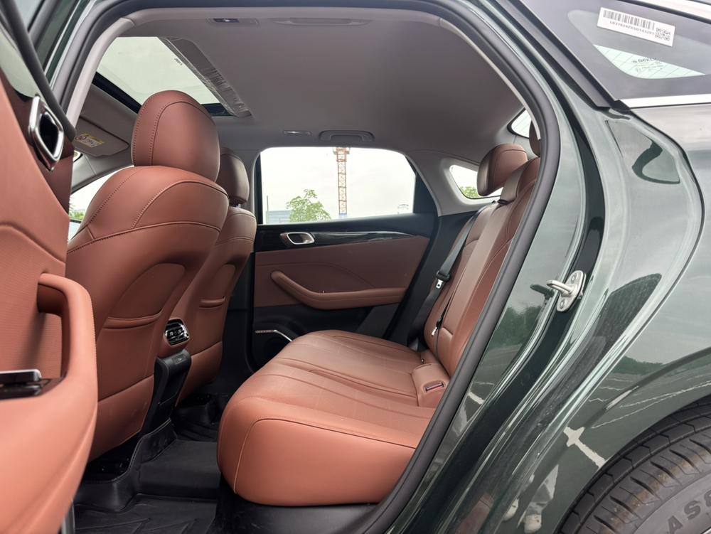 GEELY Emgrand 2025 #13 GEELY Emgrand 2025 car image #13