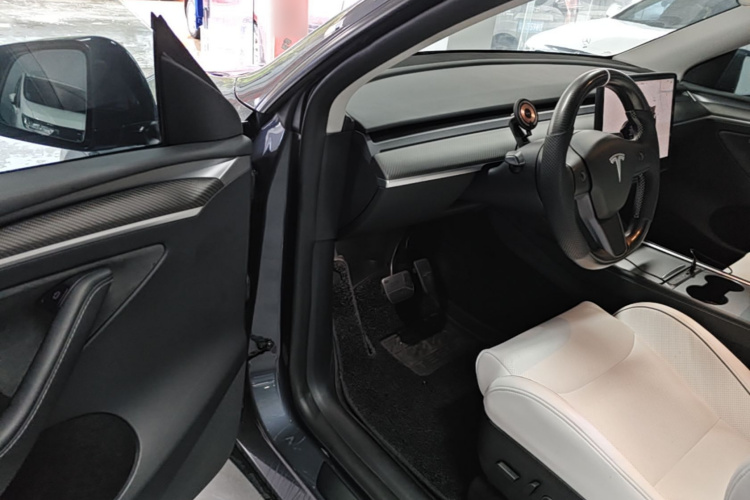 Tesla Model Y 2022 #16 Tesla Model Y 2022 car image #16