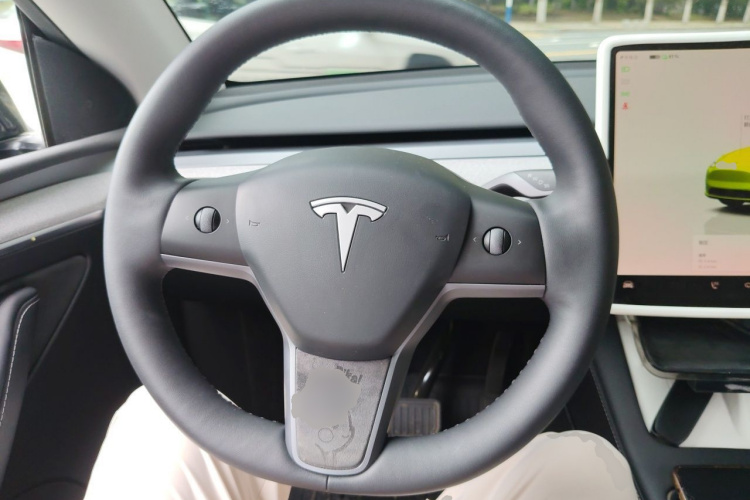 Tesla Model Y 2024 #11 Tesla Model Y 2024 car image #11