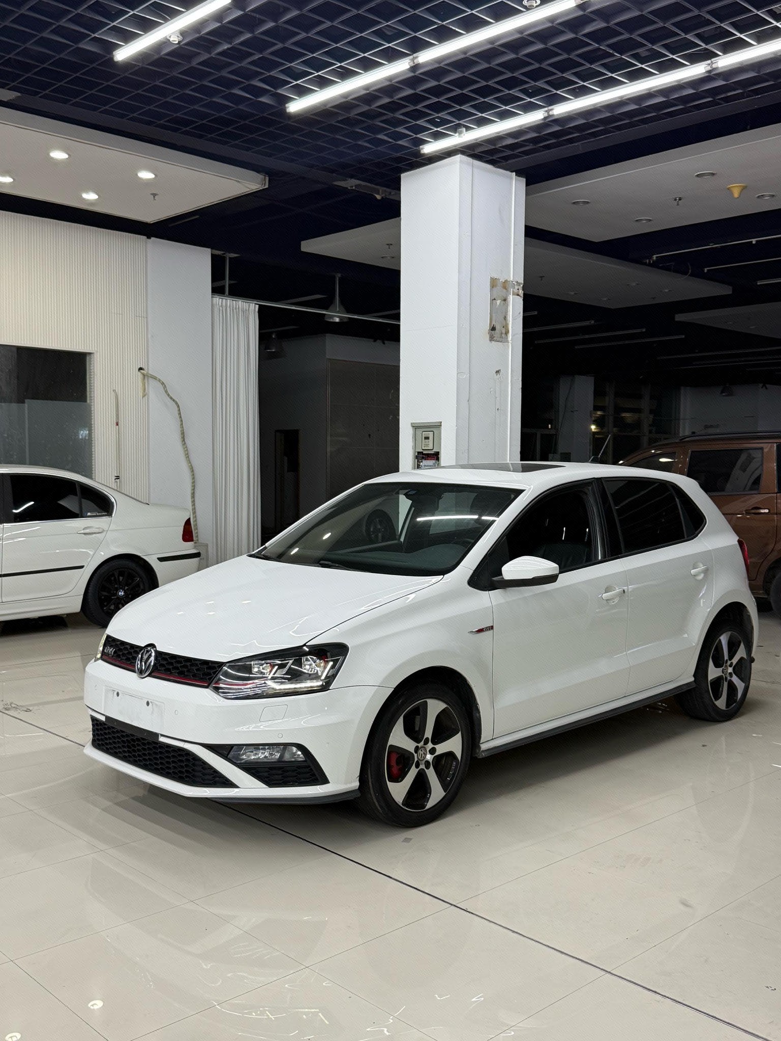 Volkswagen Polo 2017 car image 
