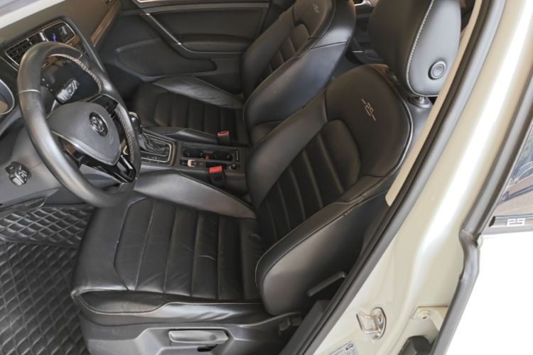 Volkswagen Golf 2016 car image #15
