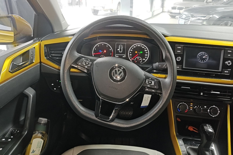 Volkswagen Polo 2019 car image #11