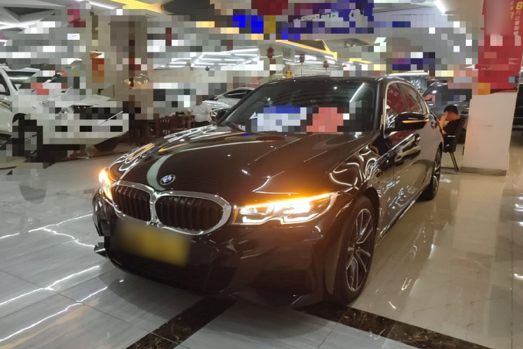 BMW 3 Series 2020 immagine di auto #2