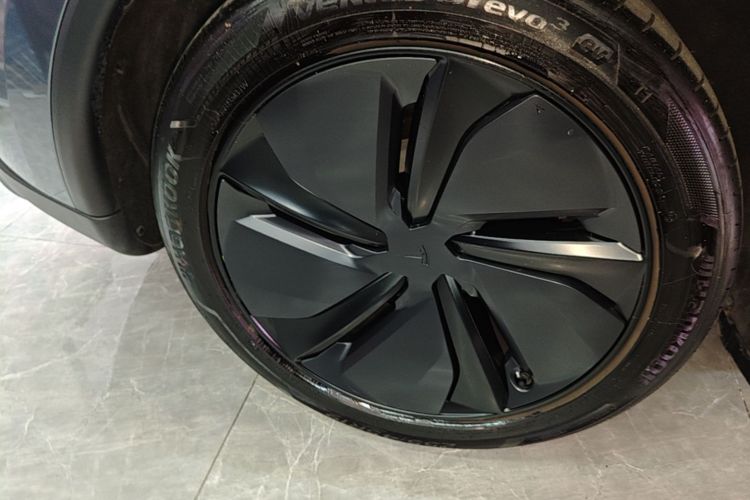 Tesla Model Y 2025 #4 Tesla Model Y 2025 imagem de carro #4