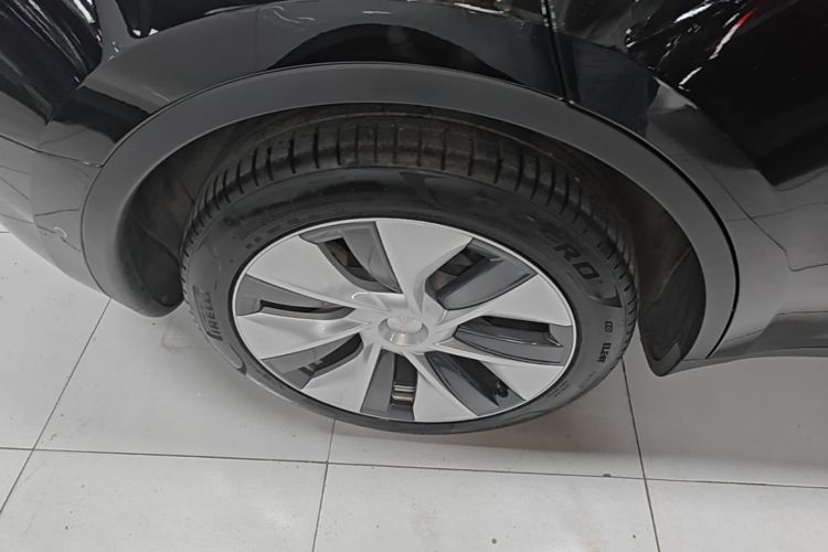 Tesla Model Y 2023 #10 Tesla Model Y 2023 car image #10
