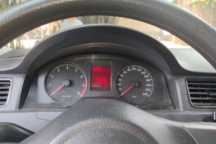 Volkswagen Santana 2015 car image #12