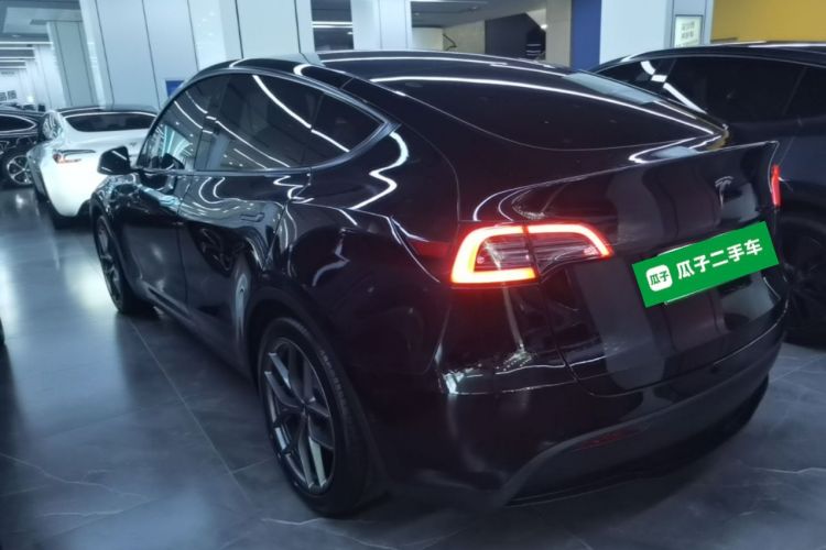 Tesla Model Y 2022 car image #5